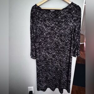 J Jill Gorgeous mid sleeve Geo print Wearever Collection stretch Midi Dress